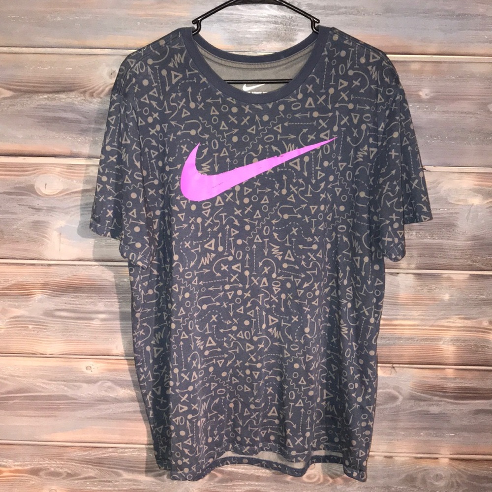 NIKE Men’s T-Shirt